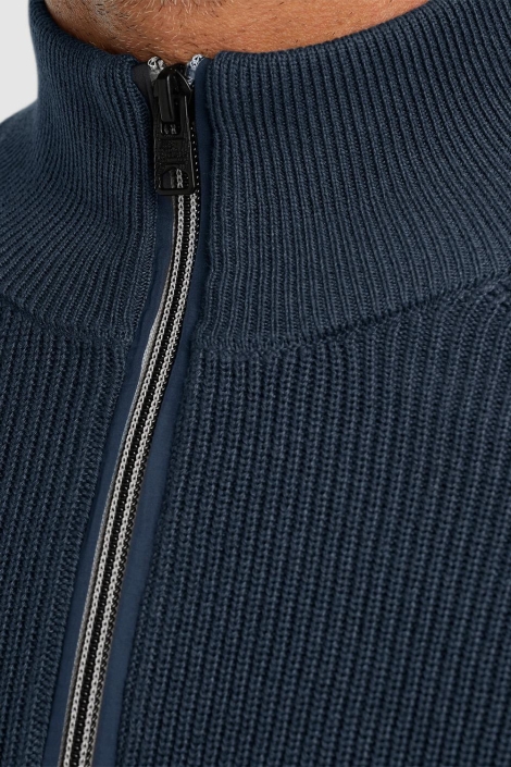 Vanguard half zip collar gentleman`s deal c